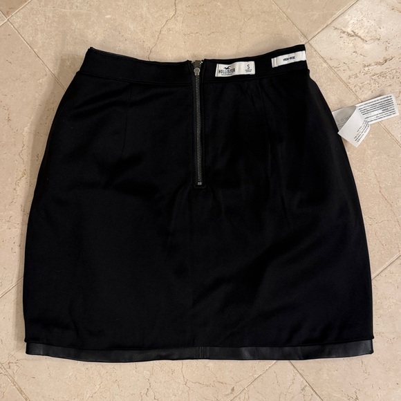 Hollister Faux Leather Black High Rise Mini Skirt - Size S - Picture 9 of 10